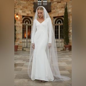 NWT Lulus Long Sleeve Button Back Maxi Wedding Dress